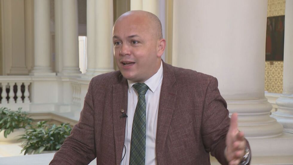 Симов: С отстраняването на Минчев се демонстрира „мутренско превъзходство“