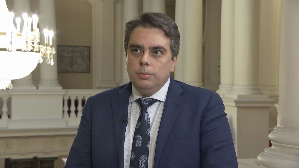 Асен Василев след вота на недоверие пред bTV: „Продължаваме промяната“ се готви за избори