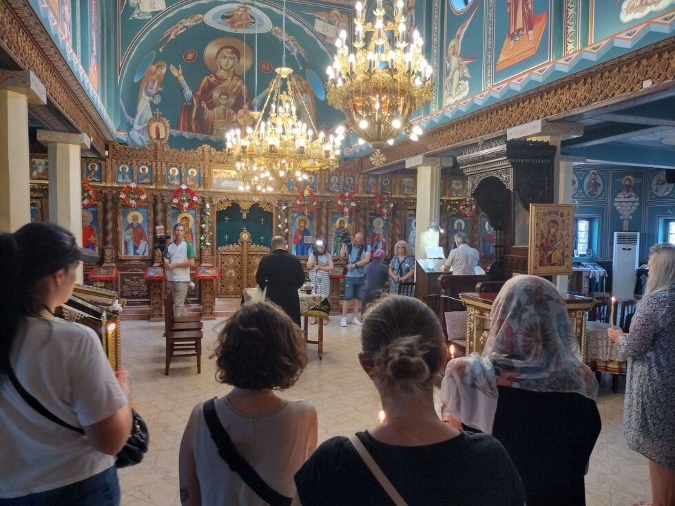 Панихида в Бургас в памет на загиналите при ракетния удар в Кременчук
