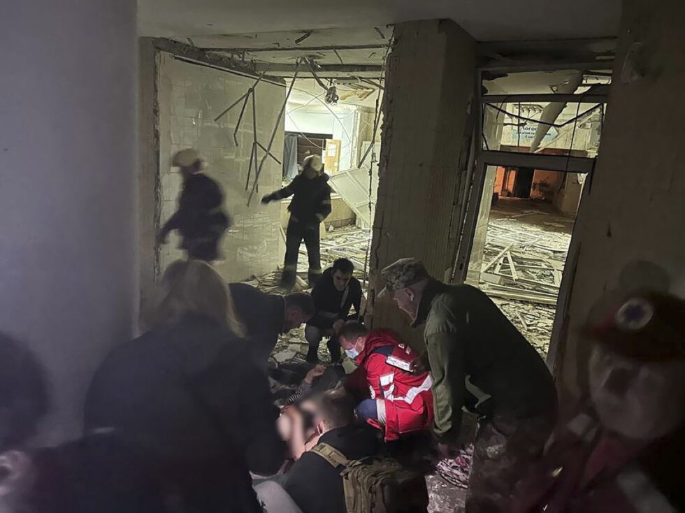 Войната в Украйна: Три жертви, сред които майка и дете, при руски удари в Киев