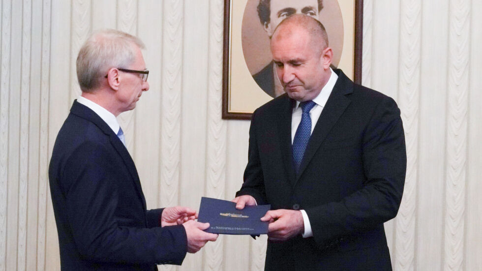 ПП-ДБ върна изпълнен мандат на президента Румен Радев
