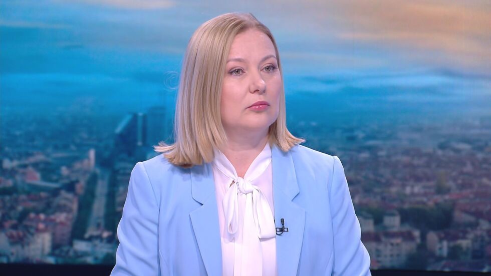 Надежда Йорданова: Ще променим Конституцията с минимум 160 депутати