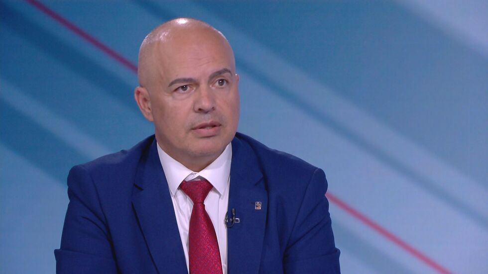 Свиленски: Конституционните реформи и предложенията са с цел бавене, за да съществува кабинетът
