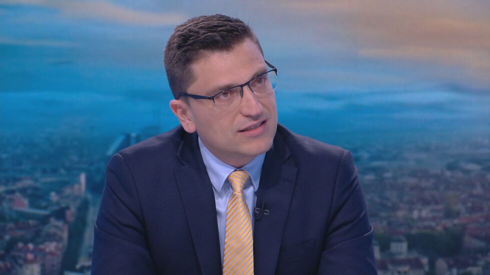 Сабрутев: Няма да сме параван, зад който ГЕРБ, ДПС и „Възраждане“ да раздадат дълго управление