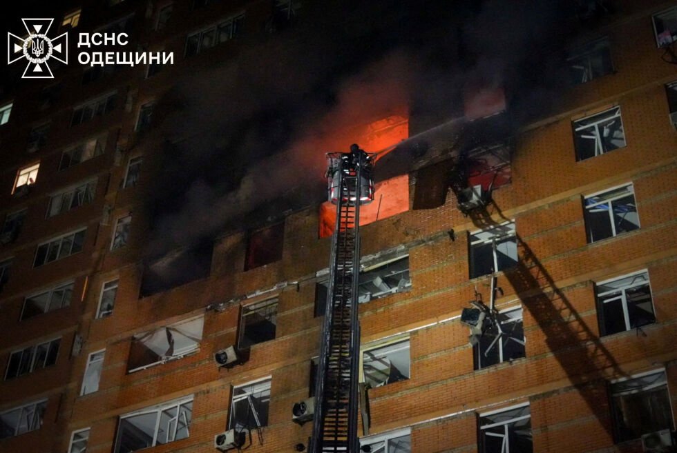 Русия атакува Одеса: Трима са убити при удар по жилищен блок