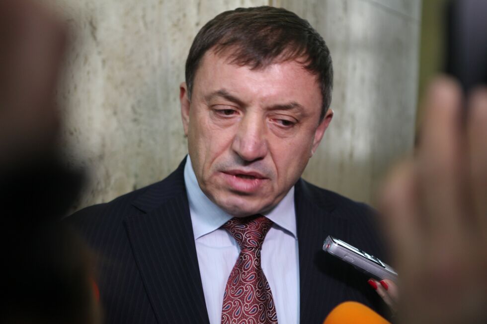Найденов потърсил Петров да го консултира как да излезе от "хватката около него"