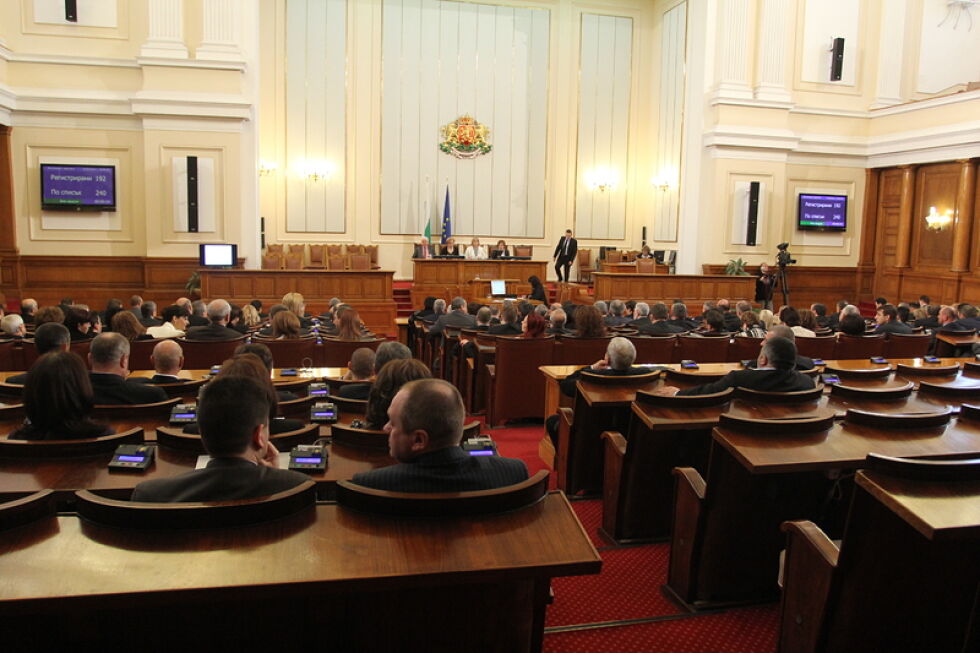 Политическите разпри в новия парламент започнаха