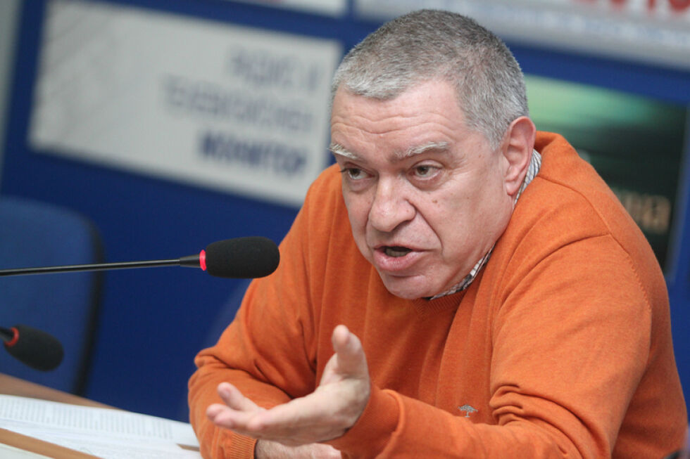 Михаил Константинов подаде оставка като шеф на "Информационно обслужване"