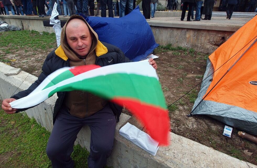 Мъж опитал да краде ток за палатковия лагер във Варна
