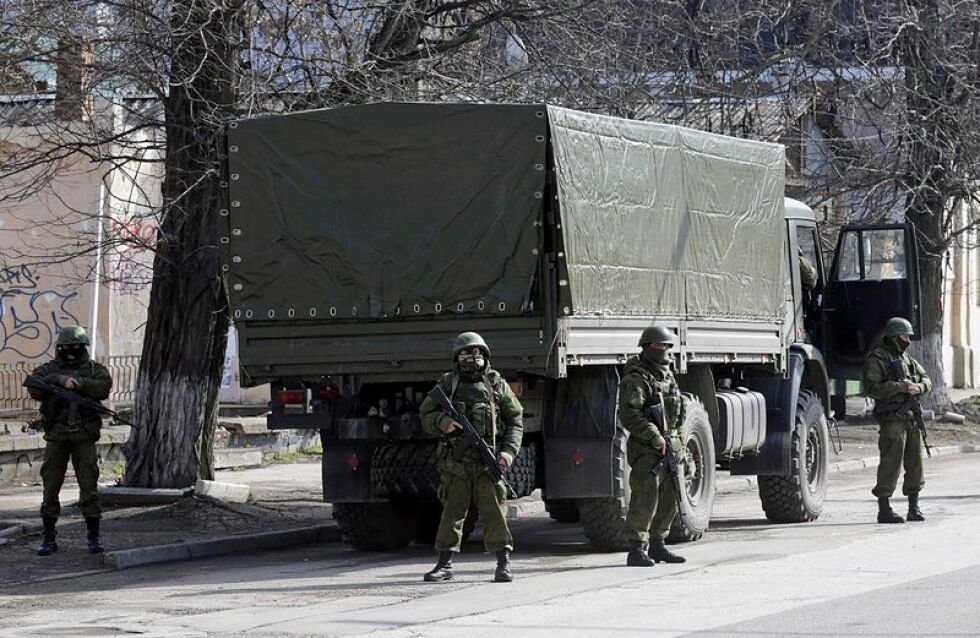 Възможно е снайперист да е стрелял срещу военната част в Симферопол