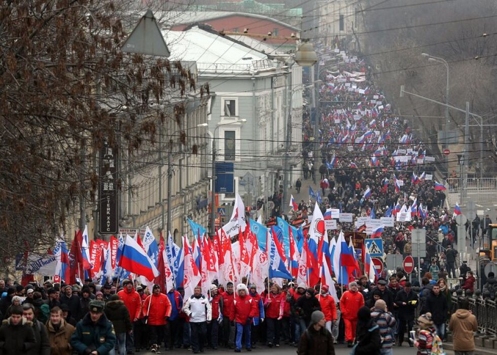 Хиляди излязоха на проруски демонстрации в Русия и Украйна