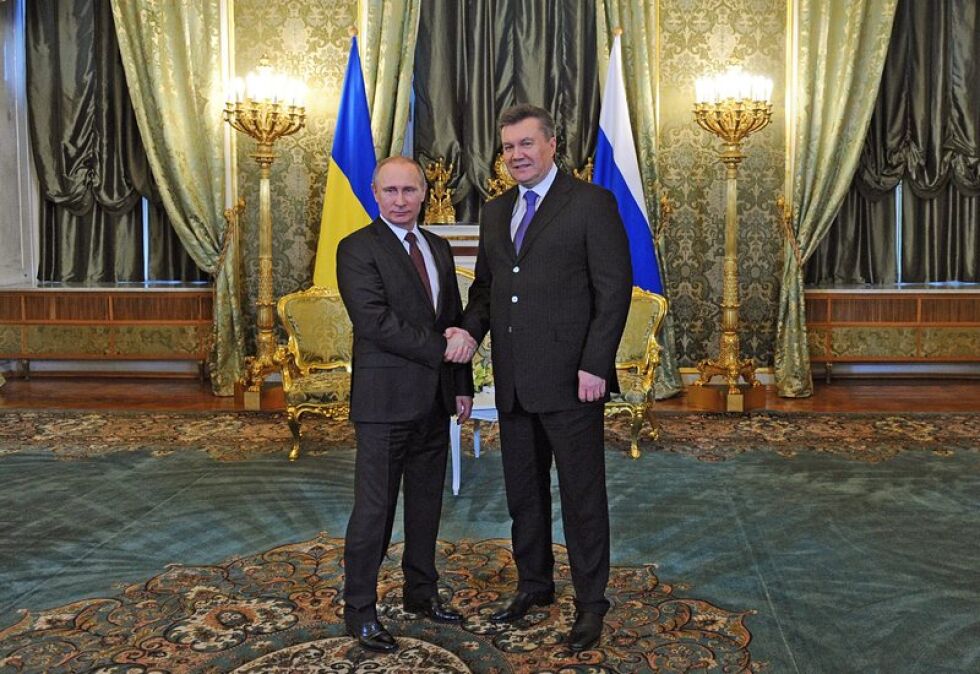 Медведев: Янукович все още е законен държавен глава на Украйна