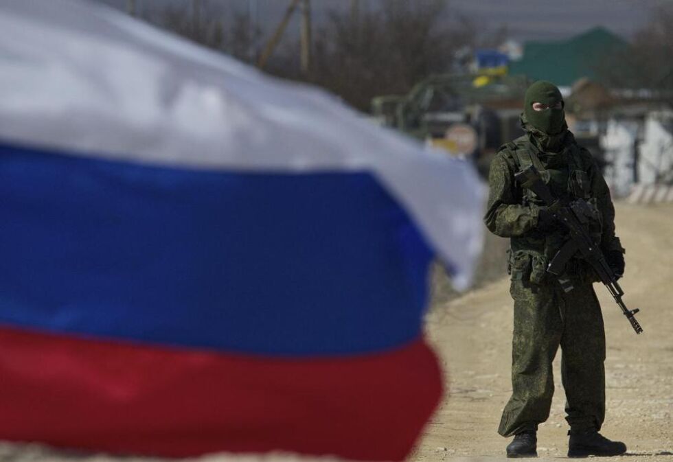Руското знаме се развява във всички военни обекти в Крим