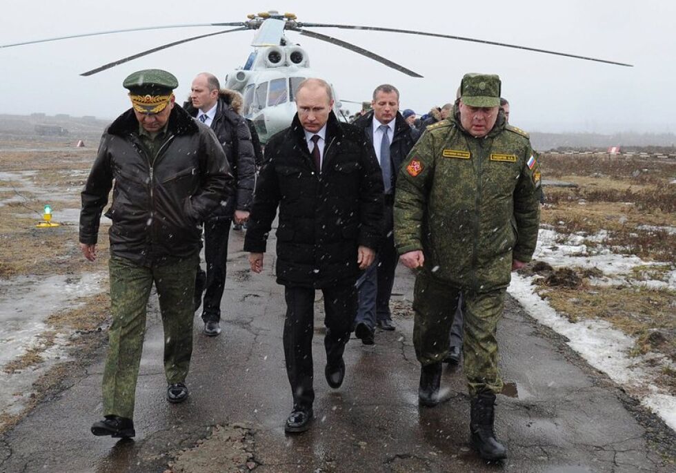 Путин няма да разполага военни сили в Украйна, но си запазва това право