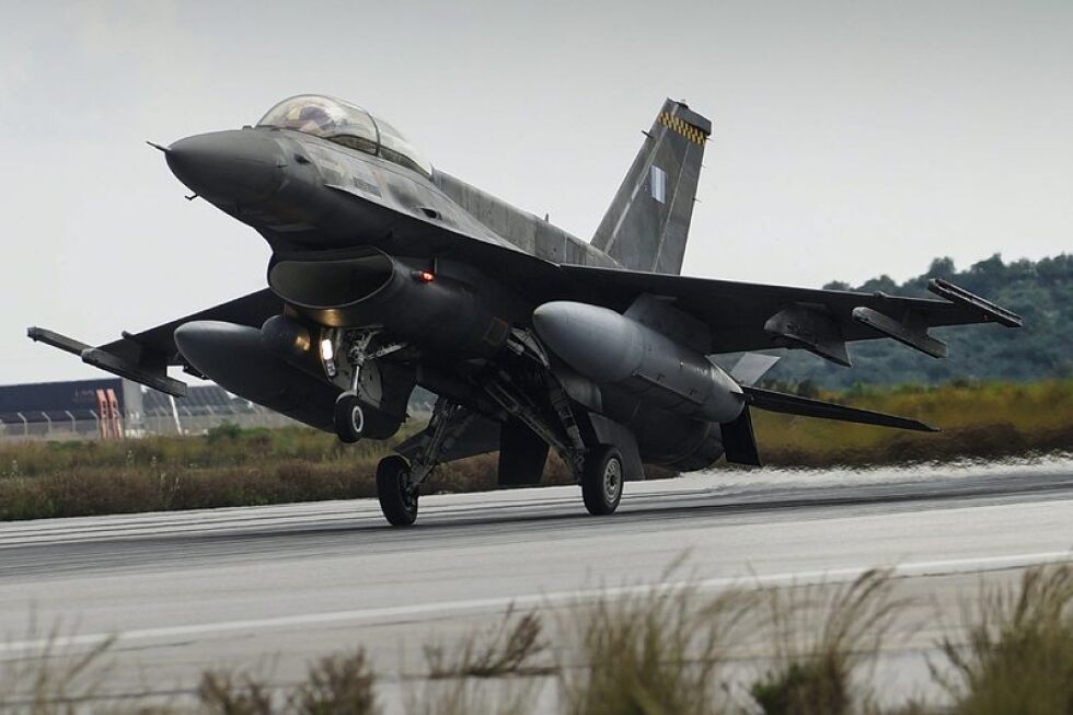 Пентагонът изпрати 6 изтребителя F 15 в Литва