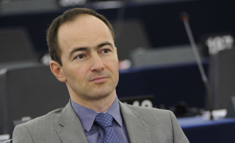 Андрей Ковачев и Мария Габриел влизат в евролистата на ГЕРБ