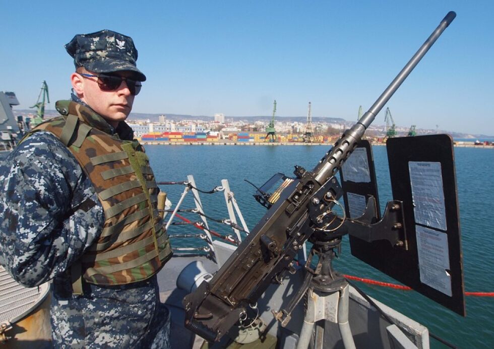 Американският боен кораб остава в Черно море