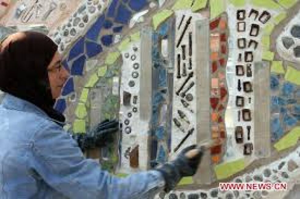 Сирийски художници направиха най-голямото пано от рециклирани материали