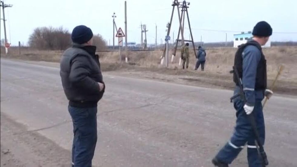 Обезвреждане на самоделни бомби близо до Луганск (ВИДЕО)