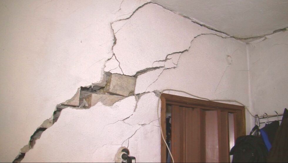 Свлачището в Осина продължава да руши къщи