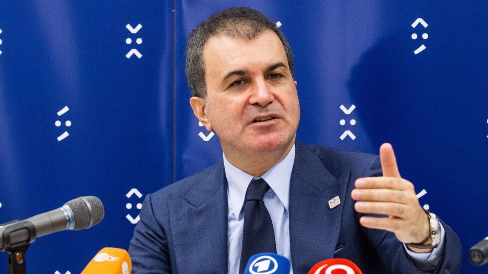 Турция: Може да преразгледаме споразумението с ЕС за мигрантите
