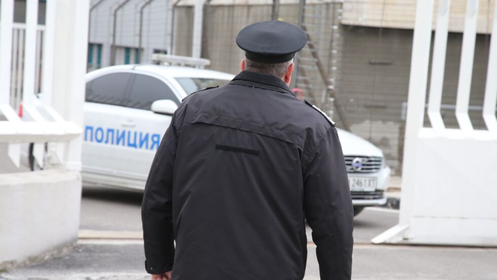 Бюлетини за шест града отпътуваха от София