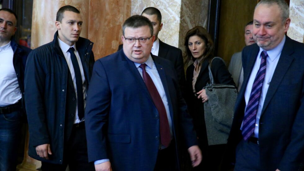 Инспекторатът на ВСС проверява Сотир Цацаров