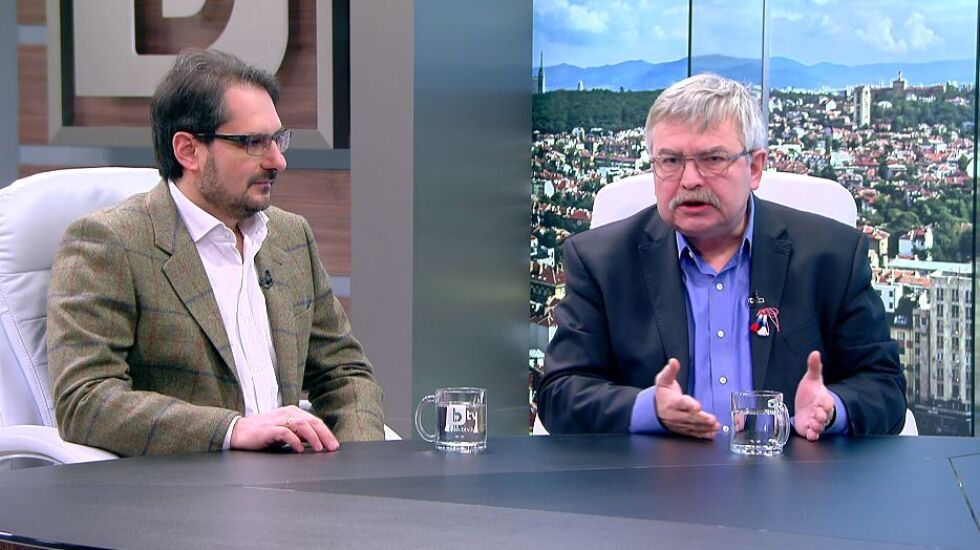 Даниел Смилов: Няма как управляващите да си измият ръцете, че сделката за ЧЕЗ е между частни лица 