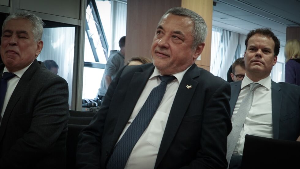 Проверяват СКАТ на Валери Сименов за имоти, закупени на занижени цени