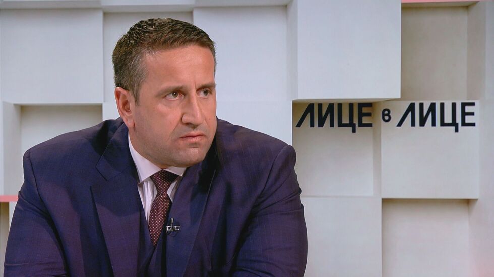 Георги Харизанов: Петков и Василев не са на нивото на Габриел