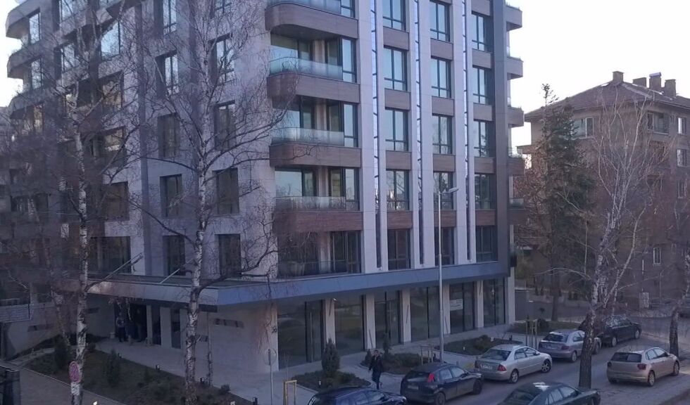 Колко струват съседните на Цачева апартаменти в кв. „Изток”?
