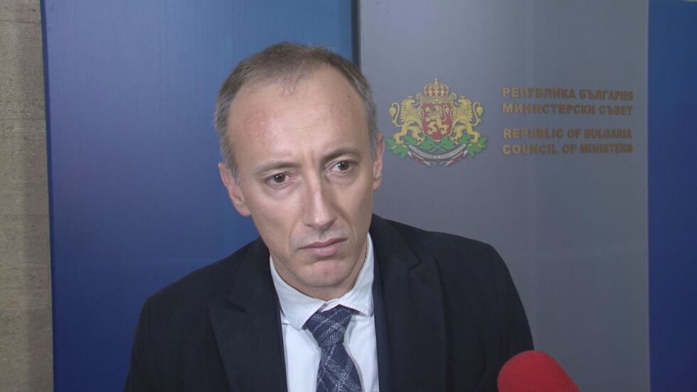 Вълчев: Опасяваме се дали при по-дълга грипна ваканция материалът ще бъде наваксан