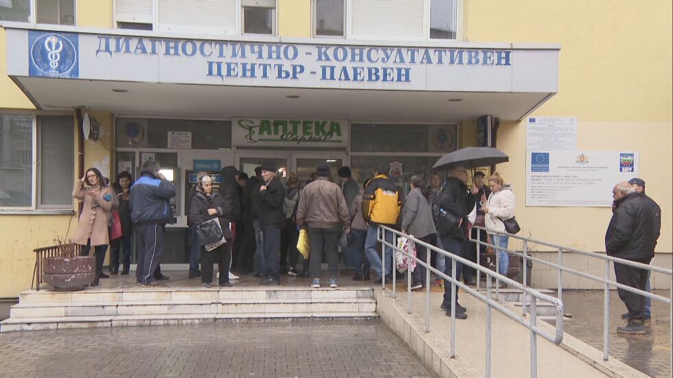 Ананиев за болниците под карантина: Не съм заповядвал да се връщат тежко болни