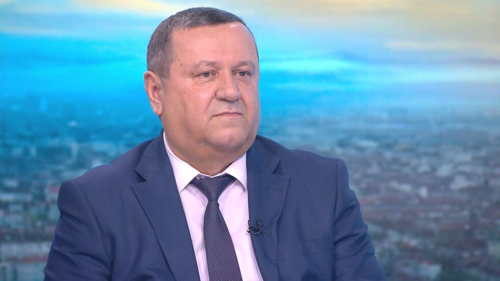 Хасан Адемов: Медицинските сестри не стигат, системата е изправена пред проблем