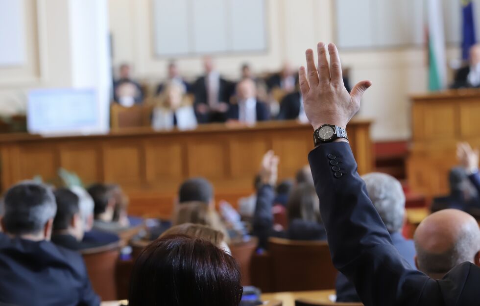 България е в извънредно положение до 13 април заради коронавируса