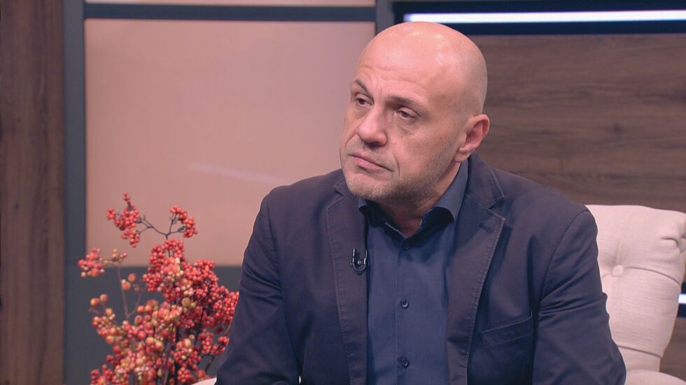Дончев: Като си купиш 50 кг захар, няма да придобиеш имунитет срещу коронавируса