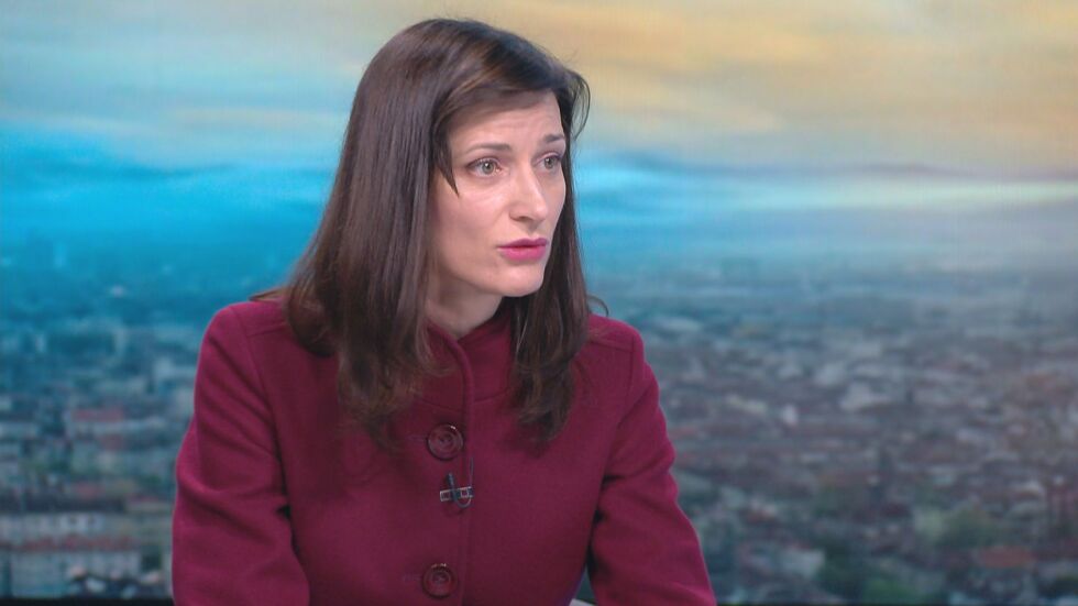Мария Габриел: Първите тестове на ваксина срещу коронавируса вероятно ще са през юни