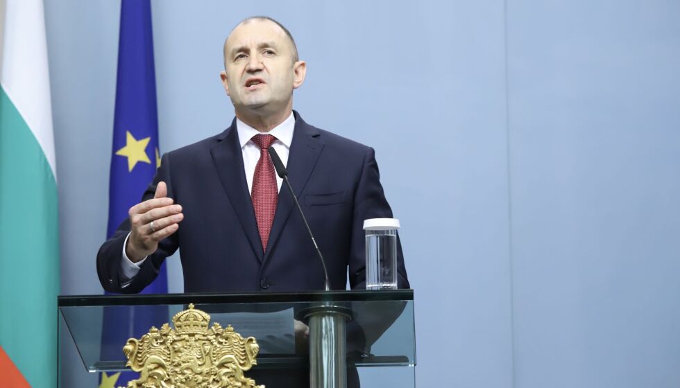 Румен Радев: Мерките за справяне с кризата са неадекватни