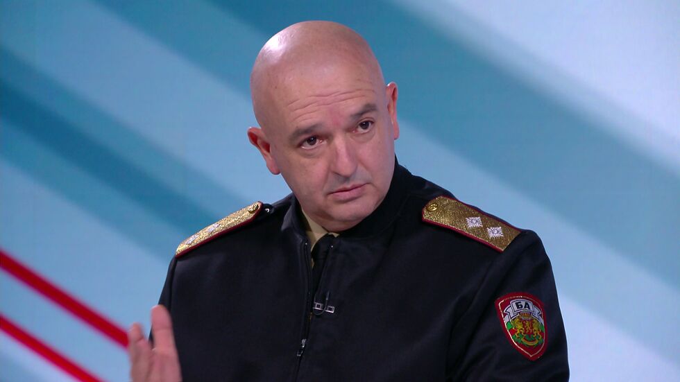 Ген. Мутафчийски пред bTV: Пикът на коронавируса вероятно ще е около Великден