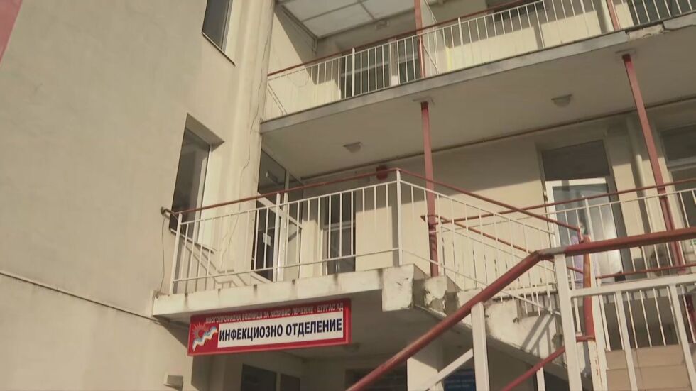 Бебета с COVID-19: Какво е състоянието на малките пациенти?