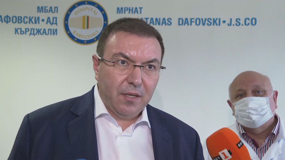 Здравният министър: Още в четвъртък може да възобновим масовото ваксиниране