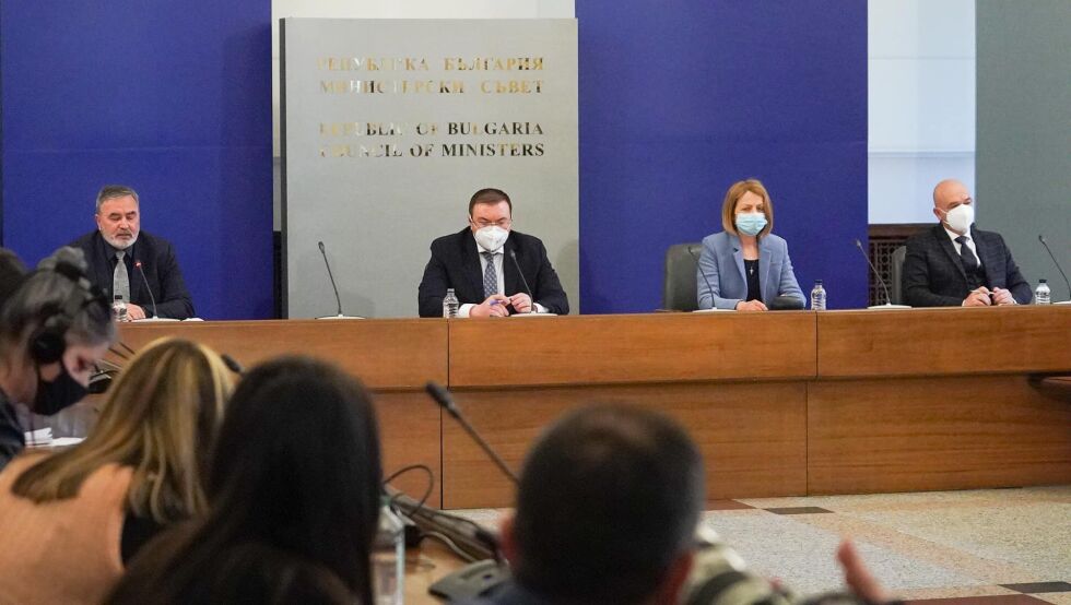 Ангелов: Ако бяхме поръчали отредените за нас ваксини, щяхте да ме питате дали е безстопанственост