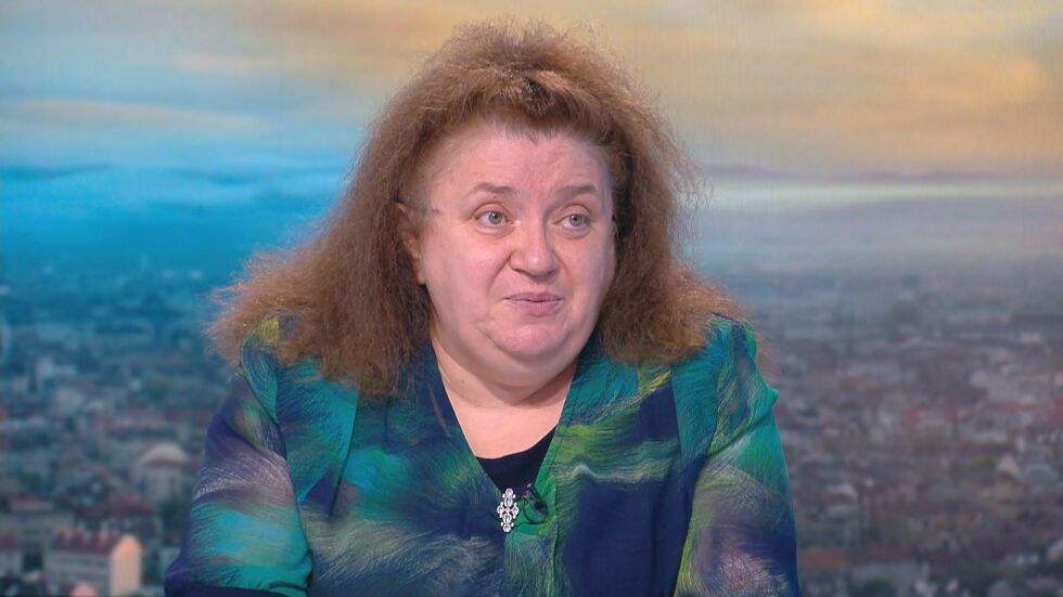 Проф. Радостина Александрова: COVID-19 ще продължи да произвежда нови мутации
