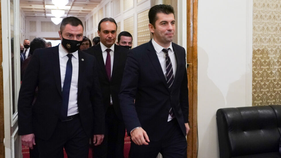 Петков: Пращаме само хуманитарна помощ в Украйна