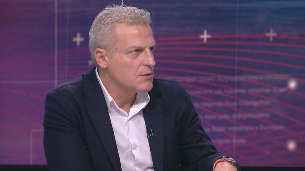Петър Москов поиска незабавно експулсиране на руския посланик в София