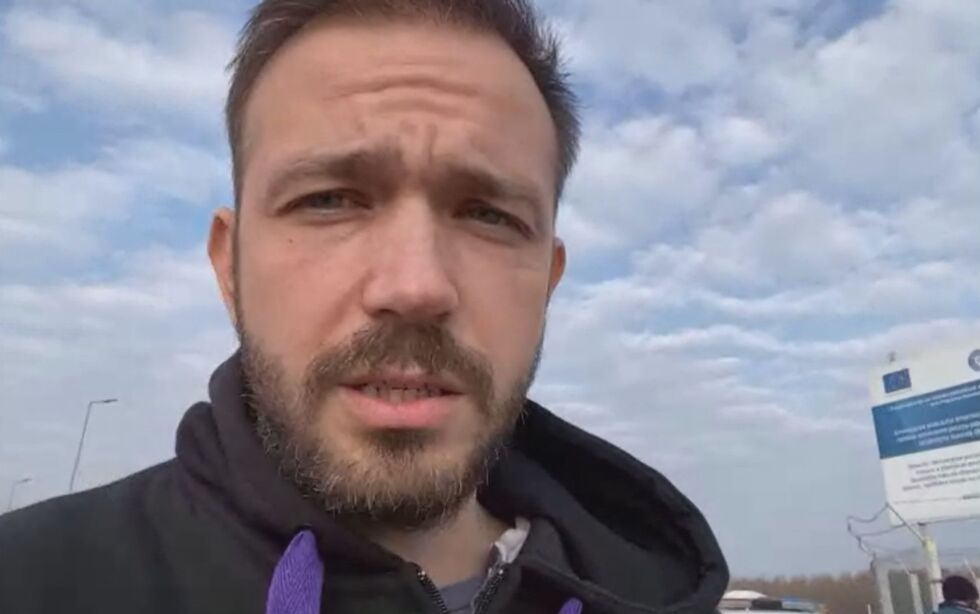 Алекс Алексиев помага на жени и деца от Украйна да се евакуират