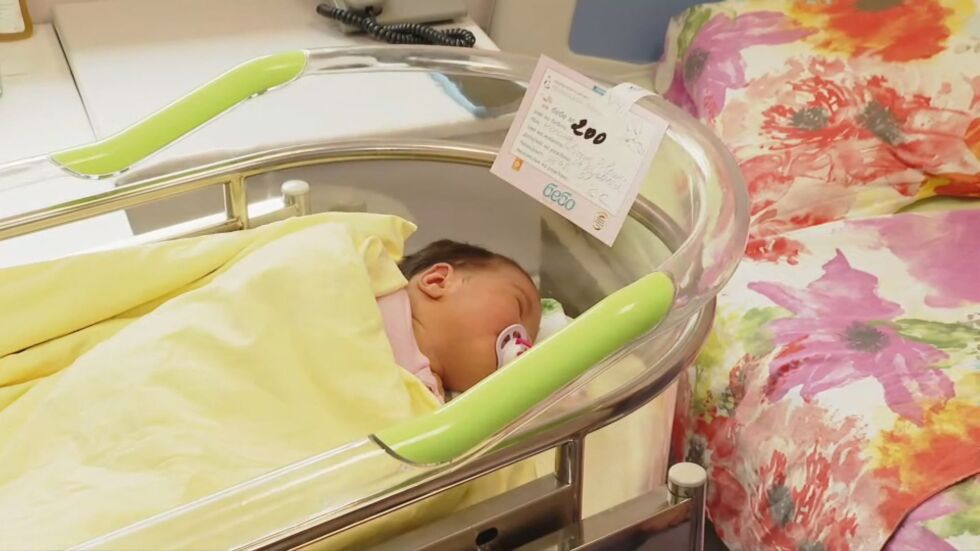 Бежанка от Украйна роди бебето си във Варна
