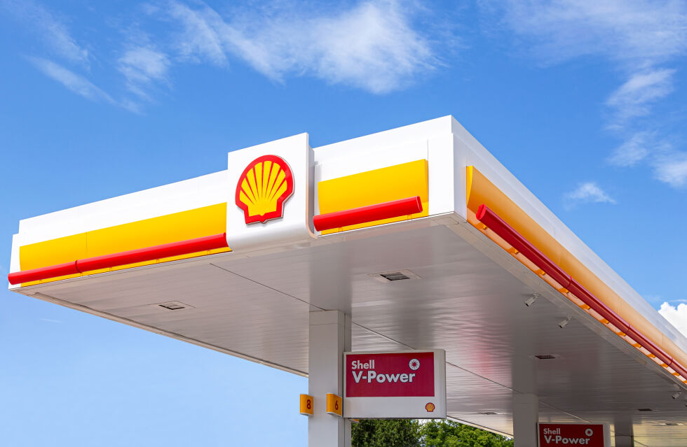 Shell напуска Русия