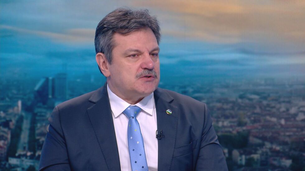 Симидчиев: Бежанците могат да получат видеоконсултации с различни здравни специалисти 