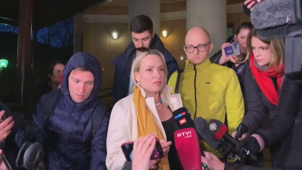 Руската журналистка: 14 часа ме разпитваха